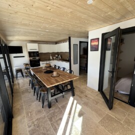 Cuisine du chalet à louer au lac de Payolle.